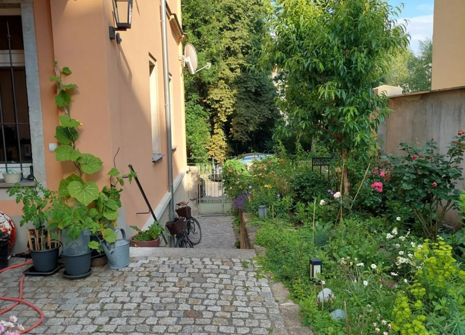 Ferienwohnung Dein Zuhause In Der Ferne - Der Gute Ton Dresden Apartment